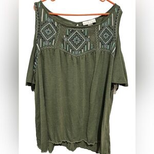 Sz 3x cold shoulder Aztec top